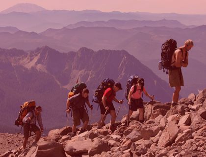 Quan s’afronta un repte com és l’ascendir, hom pot trobar-se amb un mateix, amb les pròpies dificultats, amb els seus dons, aquesta vivència la pots sentir també practicant l’Eurítmia, hom pot posar-se davant de sí mateix, una organització pot veure’s davant d’ella mateixa i identificar-se.